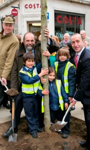 Alistair Douglas, Chairman Tree Council, Forestry Minister David Heath, Cllr Jonathan Glanz, with Children from St Vincent's Primary School on Great Portland Street, London W1W